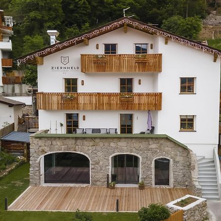 Garni Ziernheld Acomodação com café da manhã Malles Venosta Exterior foto